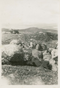 Image of Kate Hettasch and friends near Nain